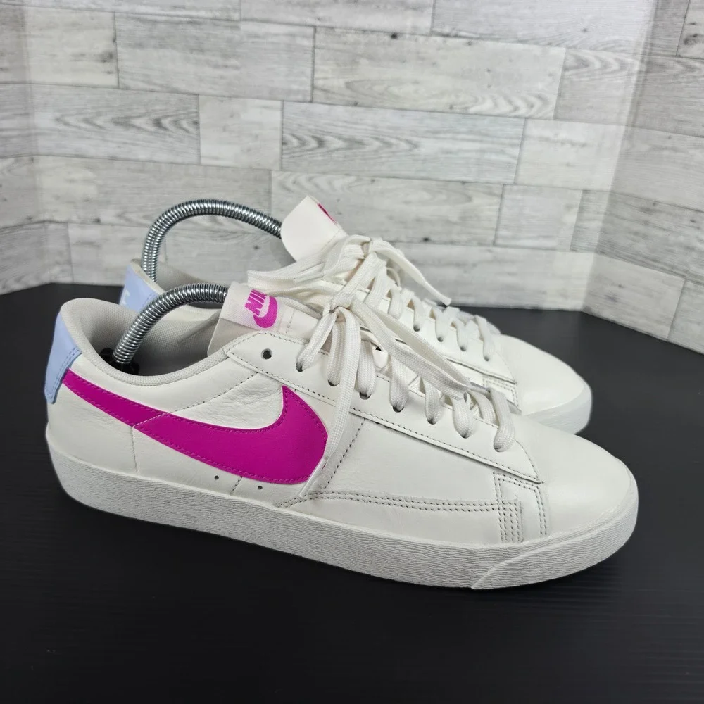 NIKE Blazer Low Fire Pink Sneakers Shoes Women's size 11.5 AV9370-110